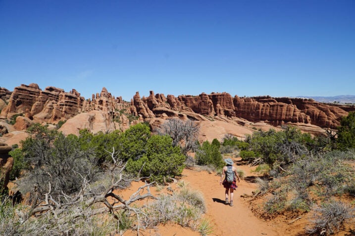 Hiking in Devils Garden in Arches National Park