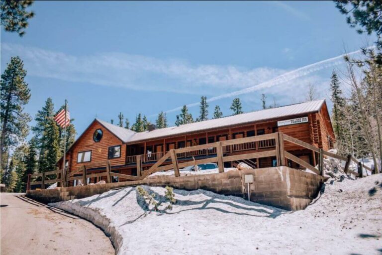 Where to Stay Between Zion and Bryce (15 Best Choices in 2024)