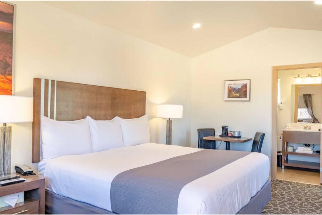 Where to Stay Between Zion and Bryce (15 Best Choices in 2024)