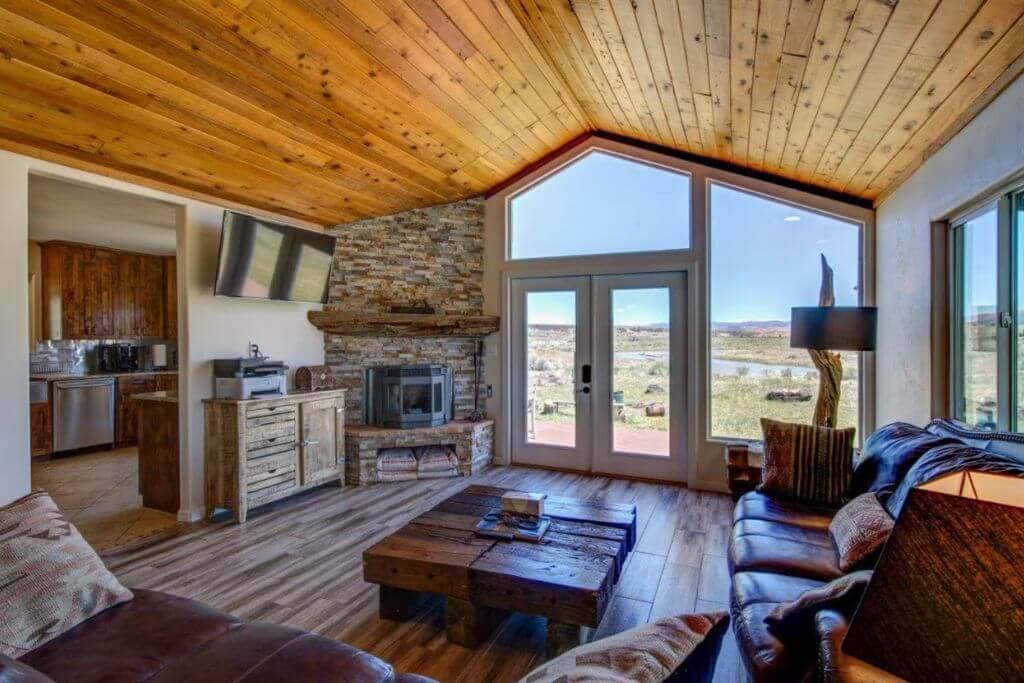 Where to Stay Between Zion and Bryce (15 Best Choices in 2024)