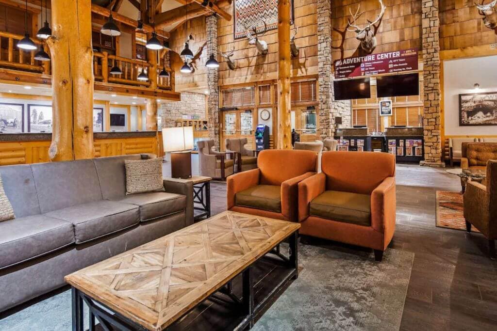 Where to Stay Between Zion and Bryce (15 Best Choices in 2024)