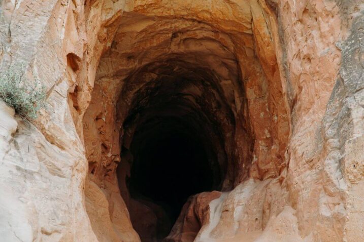 the entrance to a cave utah