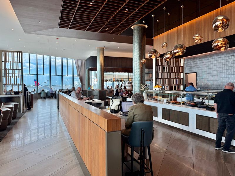 Score Access to Priority Pass or Airline Lounges