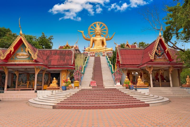 Free viewpoints and temples with big views