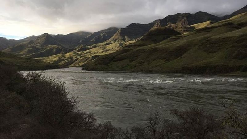 Catastrophic Overflow from Ancient Lake Idaho