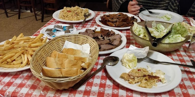 Authentic Dining Experiences Within Walking Distance