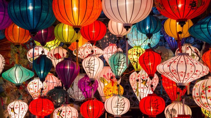 Mid-Autumn Festival (Mooncake Festival) – East Asia