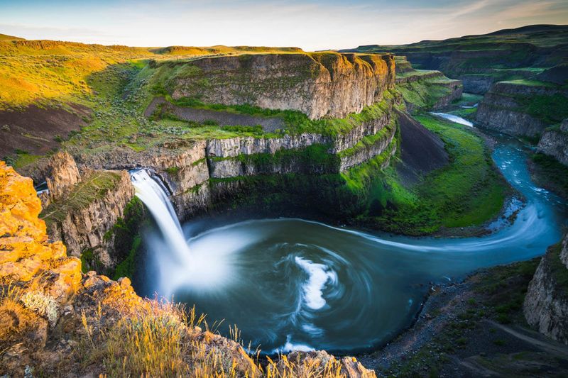 Witness the Spectacular Palouse Falls Plunging Into Ancient Canyons