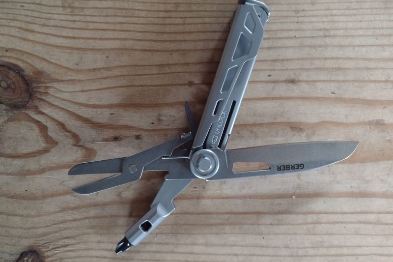 Gerber Armbar Drive — Knife + True Bit-Driver in Pocket-Knife Size