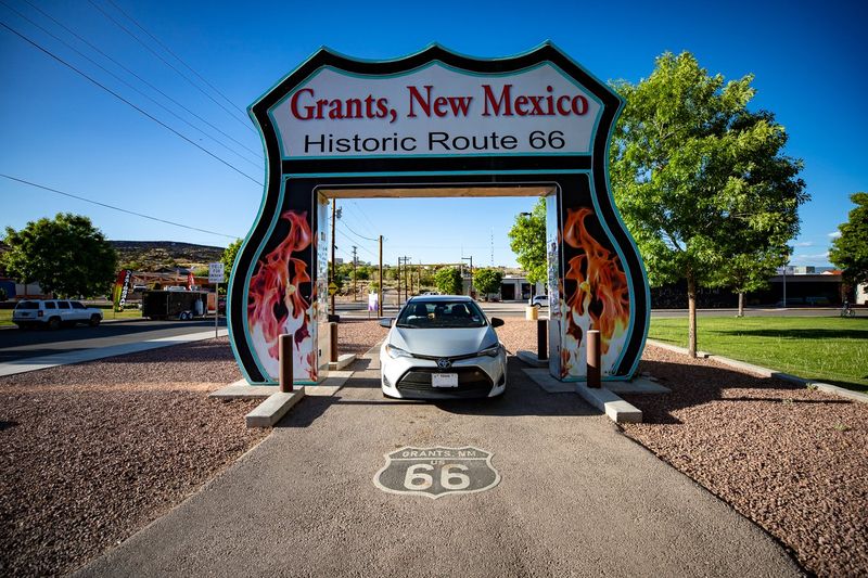 Route 66 Neon Drive-Thru Arch, Grants