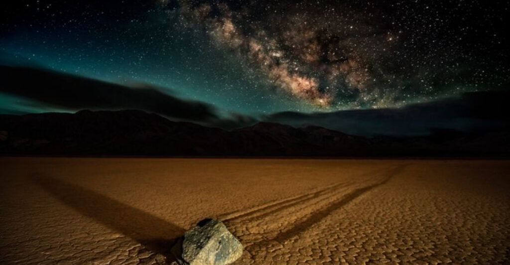 Nevada, Death Valley is between mystery and science: The town where rocks “walk” across the desert floor