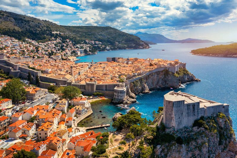 Media consensus builds traveler confidence