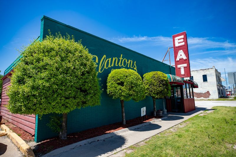 Clanton's Cafe — Vinita, OK