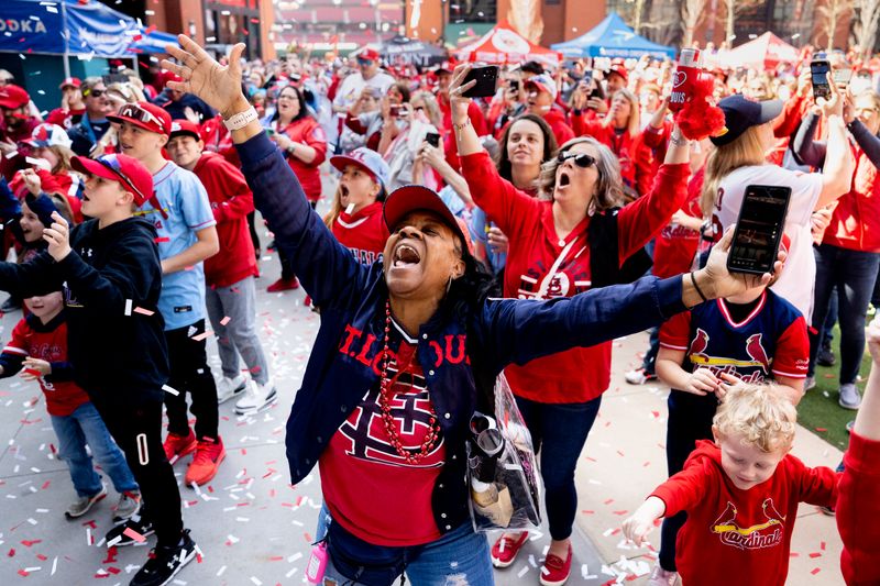 Cheer with Cardinals Baseball Fans