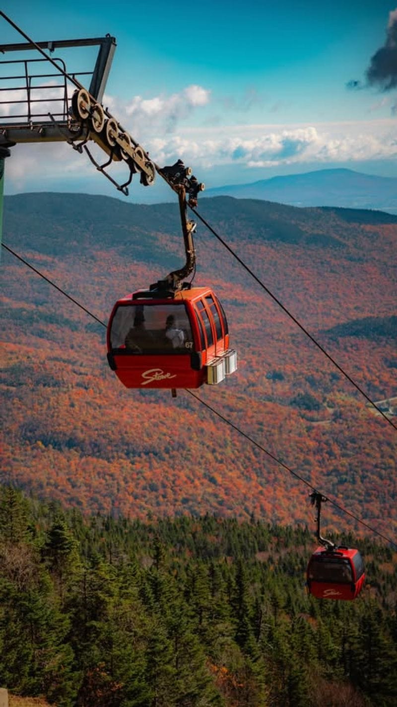 Mount Mansfield Gondola: Soaring Above the Reds