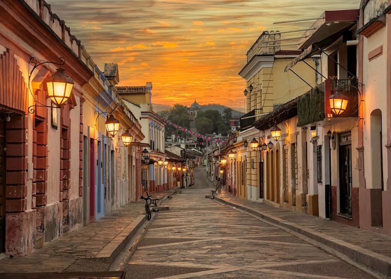 Wander Through the Enchanting Colonial Center