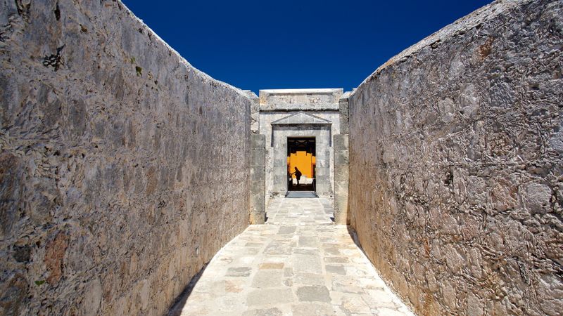 A museum inside a fort (with Calakmul jade masks)