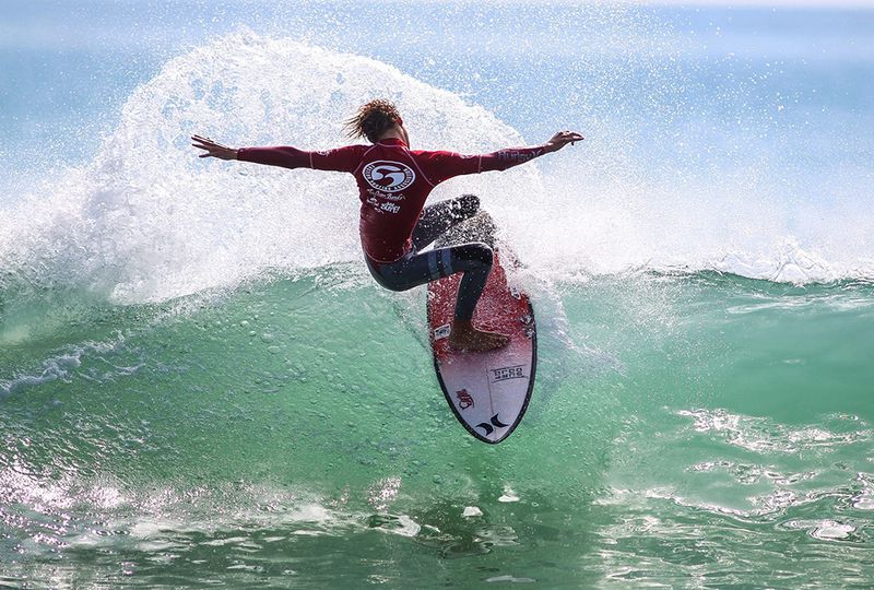 Prime Surfing Conditions and Championship Competition