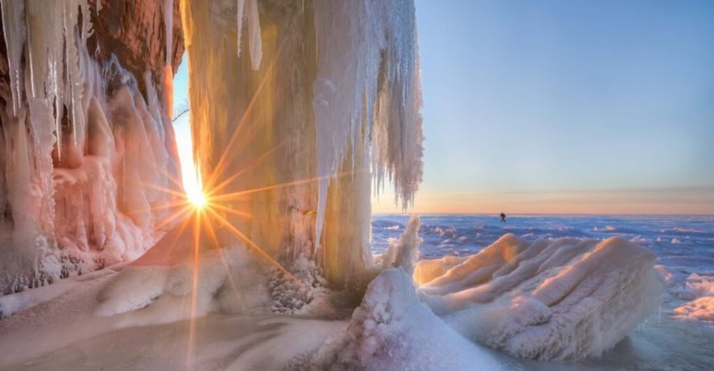 Wisconsin, Bayfield Peninsula is between Bayfield and Cornucopia: The town with ice caves that glow in the sun
