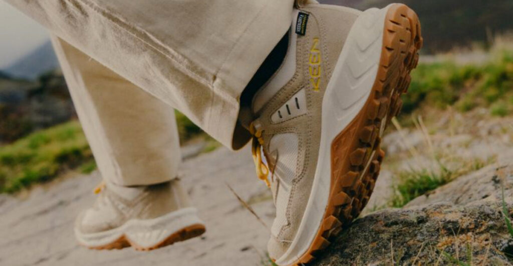 10 Best Waterproof Hiking Shoes for Woman in Fall 2025