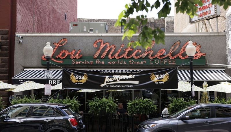 Lou Mitchell's: Where Route 66 Meets Breakfast Perfection