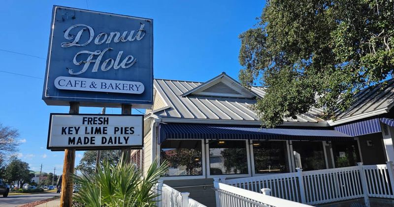 The Donut Hole – Destin