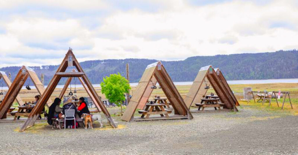 10 Roadside Oyster Stops in Washington That Locals Don’t Want You to Know About