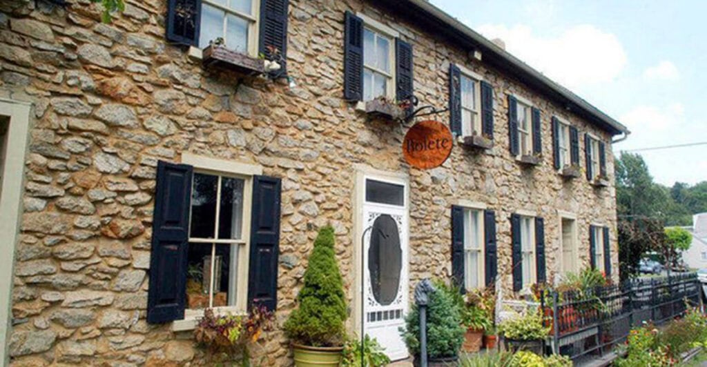 10 Small-Town Pennsylvania Restaurants Straight Out of a Postcard