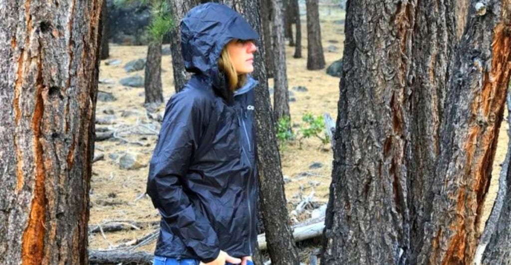 10 Stylish Waterproof Travel Jackets for Women on the Go