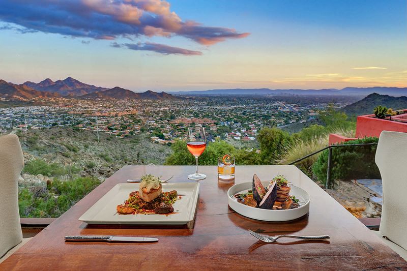 Different Pointe of View (Phoenix)