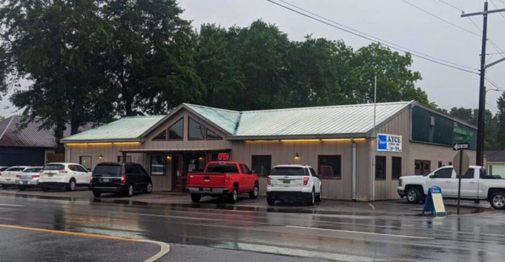 4 Alabama Buffets Serving Crispy, Home-Style Fried Chicken Locals Love
