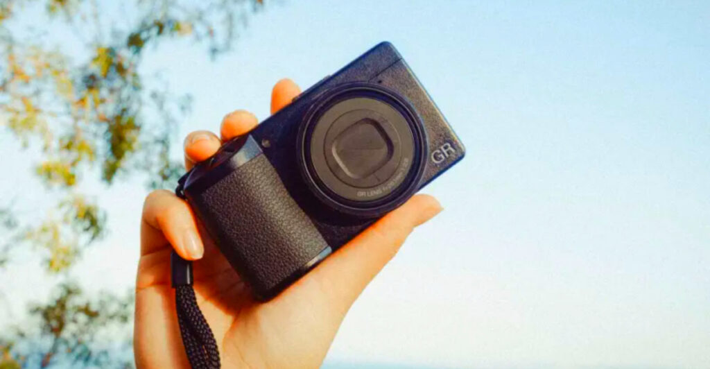 6 Best Compact Cameras for Travelers Who Want Stunning Instagram Photos (2025)