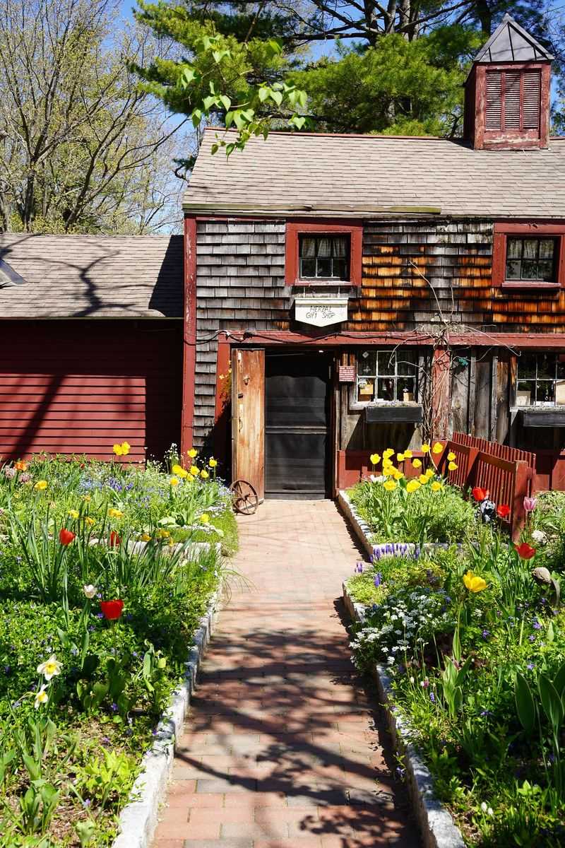 9) Pickity Place — Mason, NH
