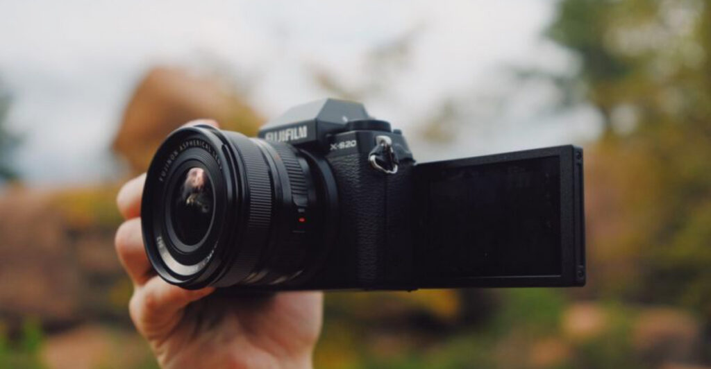 9 Best Hiking Cameras for Capturing Nature (2025 Picks)