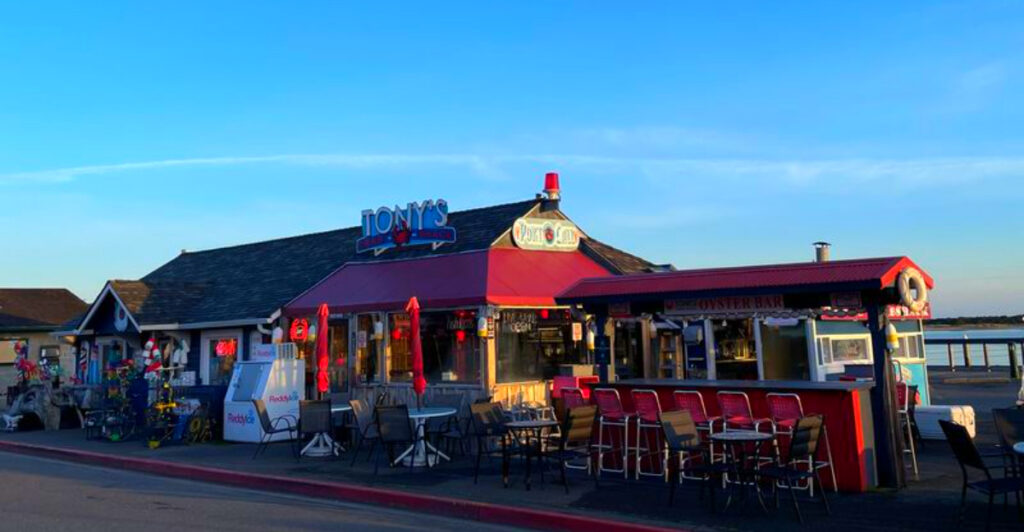 9 Oregon Coast Seafood Shacks That Prove Fresh Beats Fancy