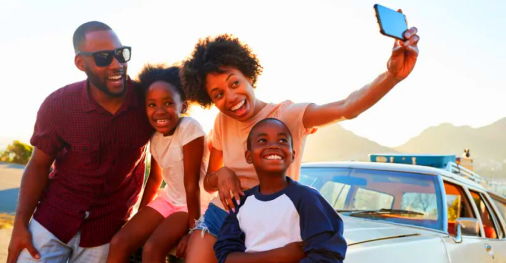 9 Travel Apps Parents Swear By for Smoother Family Trips (2025)