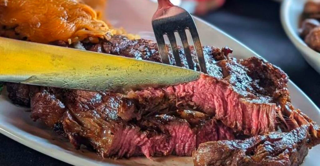 A Middle-Of-Nowhere Restaurant In Wisconsin That Serve The Most Incredible Steak Ever