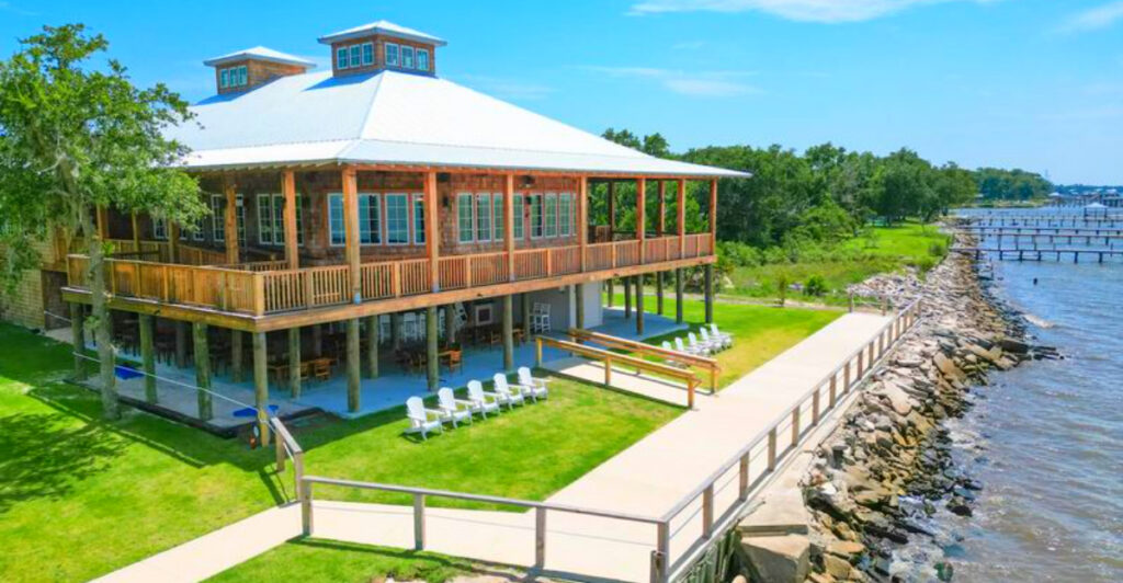 Alabama’s Gulf Coast Seafood Gem Serves Fresh Catches With Stunning Views