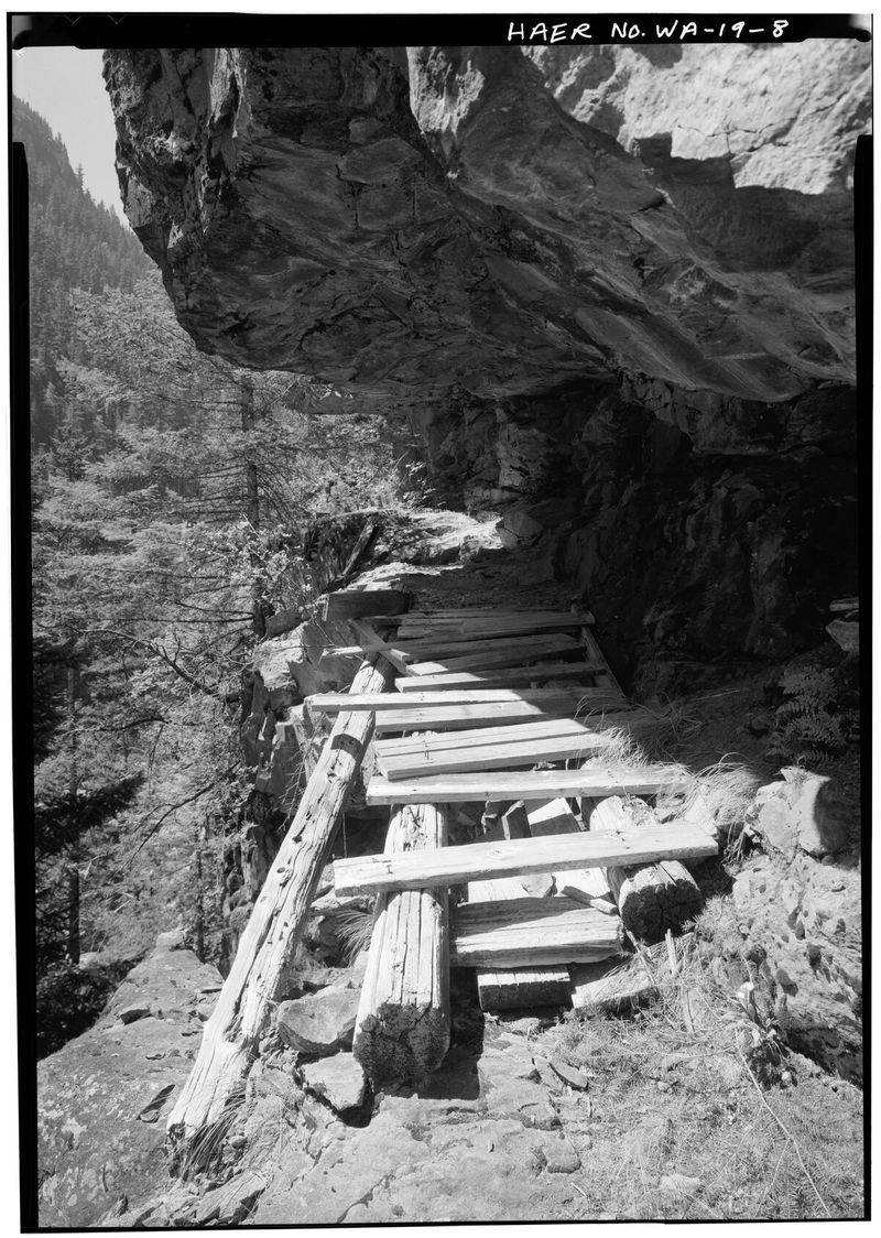 Devil’s Corner Cliff Walk, Washington