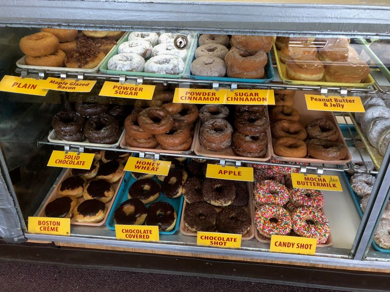 Flanders Donut & Bake Shop (East Lyme)