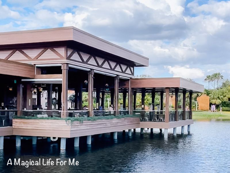 Three Bridges Bar & Grill at Villa del Lago (Disney’s Coronado Springs, WDW)