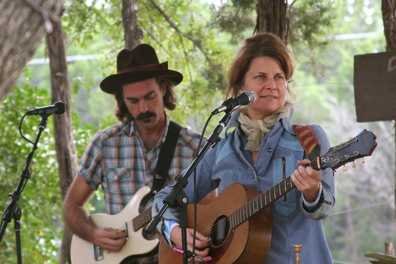 Live Music Under the Oaks