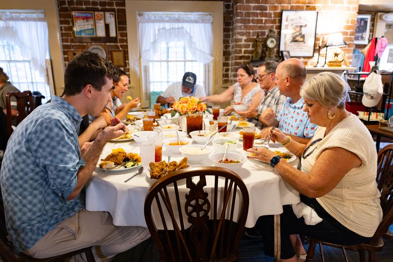 Mrs. Wilkes' Dining Room — Savannah's Family Table