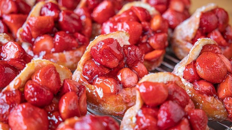 The Donut Man — Glendora (Route 66)