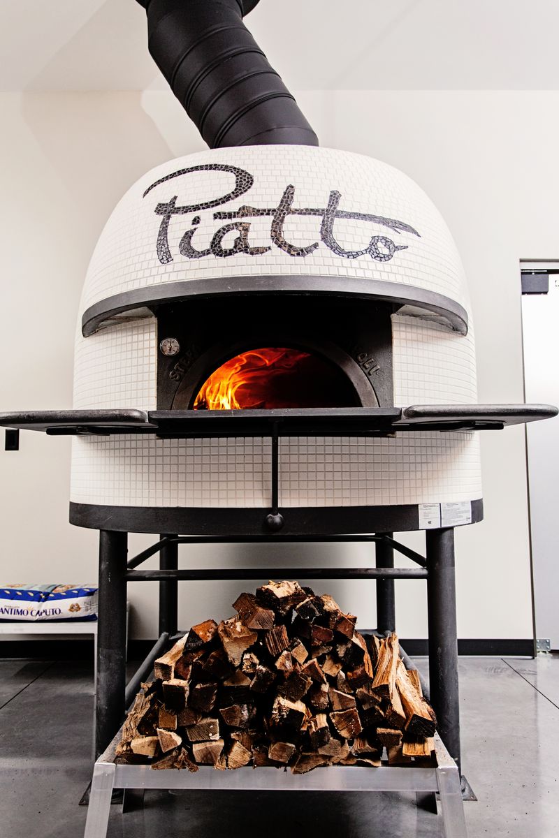 Piatto Neapolitan Pizzeria (Douglas Design District)