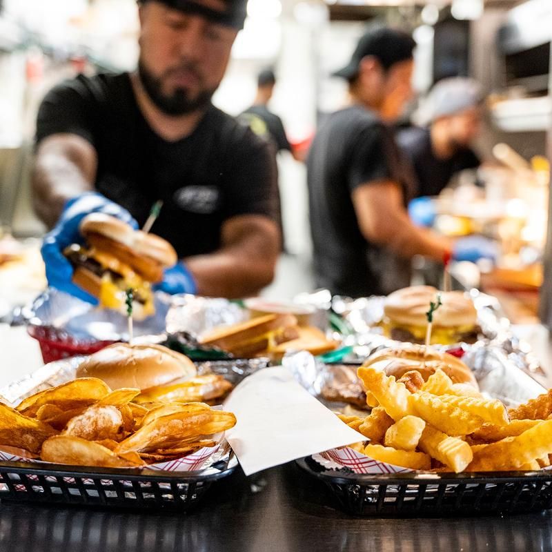 Mojoes Burger Joint: Raleigh's Burger Revolution