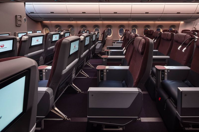 Japan Airlines - Spacious 2-4-2 Configuration