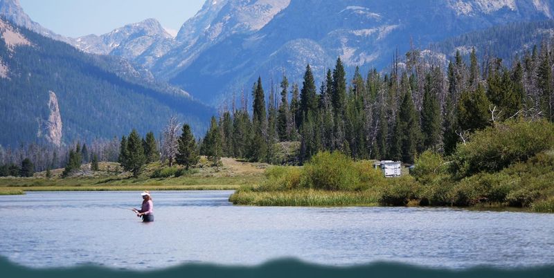 Cast Lines in Premium Fishing Waters