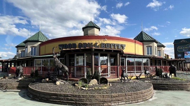 Wood Grill Buffet — Pigeon Forge's Crowd-Pleaser