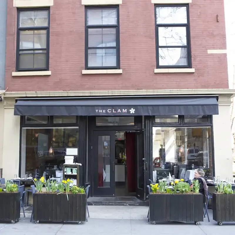 The Clam — Shellfish Heaven in Village Brownstone